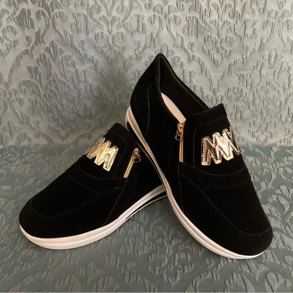 NEW Women’s Stylish Slip On Sneakers - Picture 2 of 6